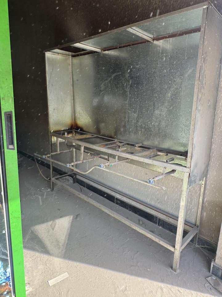 للبيع عارضة جبيرة ما مصلحة ابد شرط ثلجة تجمد وطباخ كافترية تفصال الئصلي استخدام شهر واحد ٤ عيون ***********
