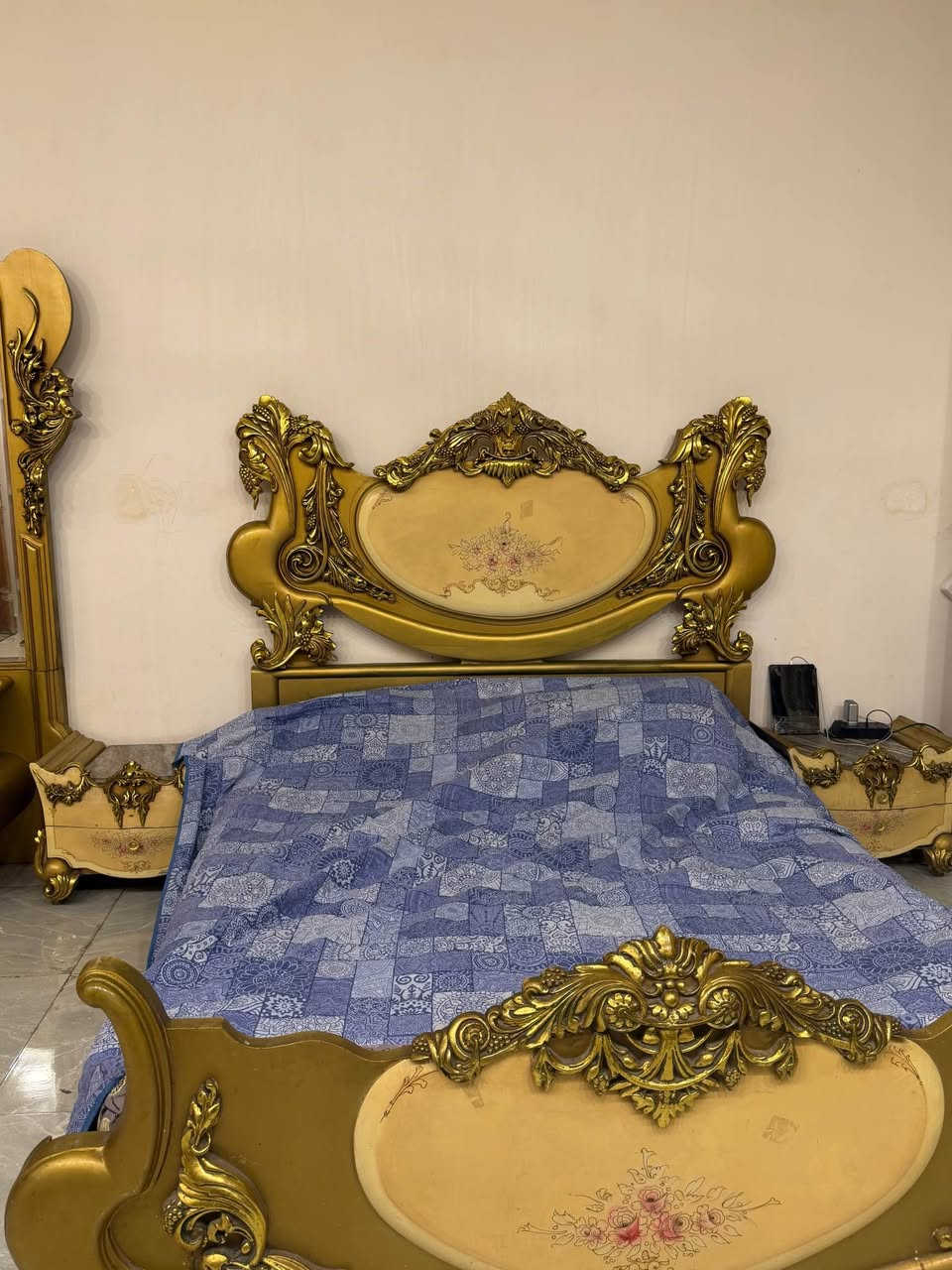 غرفه مصريه تكمه. شتريتها. 5 
ابيعها مليون فقط بغداد, العراق


**إذا كنت صاحب هذا الإعلان وتريد حذفه لأي سبب، رجاءا أرسل رسالة إلى الدعم الفني**