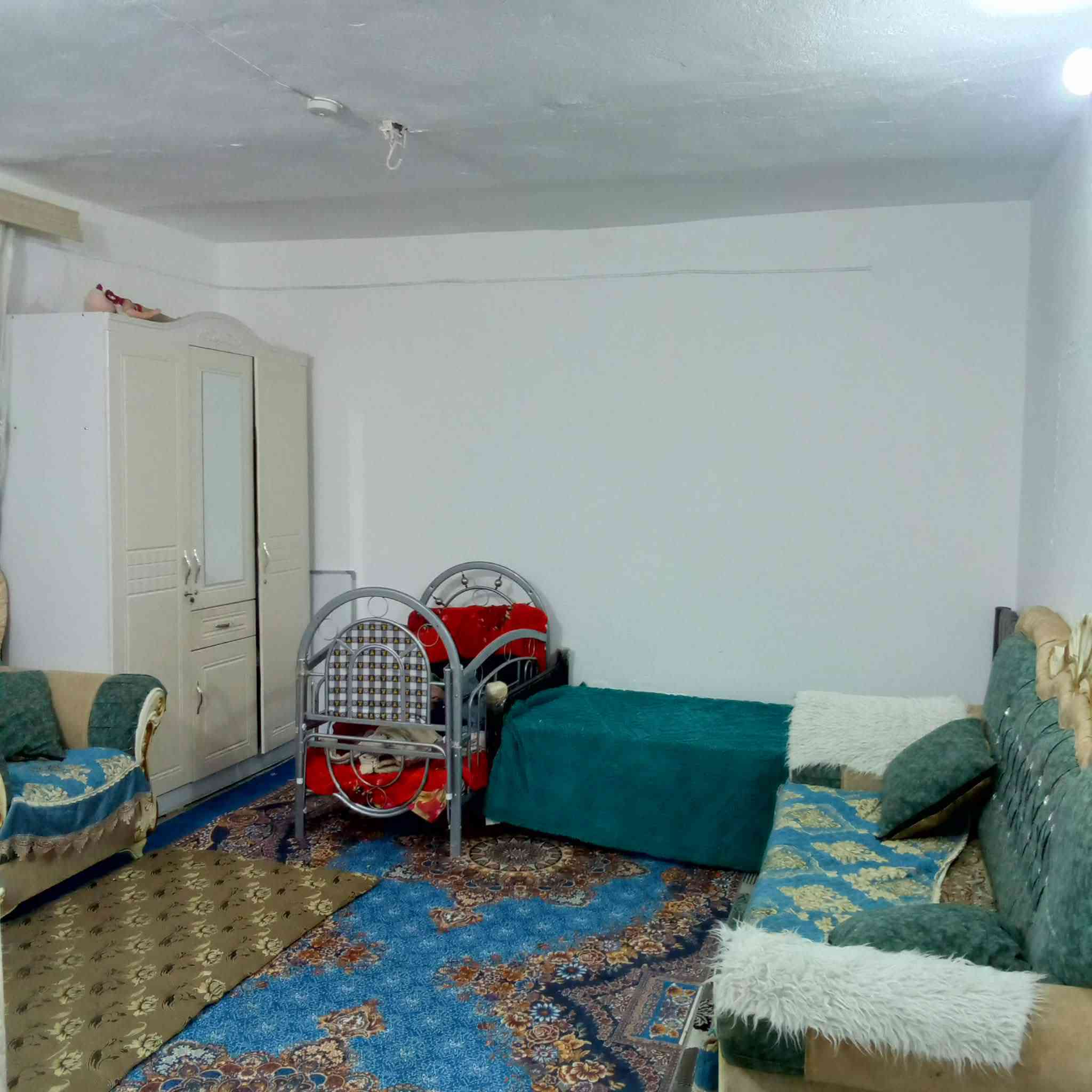 بيت للبيع طابو صرف ركن طابقين
الطابق الاول غرفتين وصاله واستقبال ومطبخ وصحيات داخلية وخارجية وممر وحديقة 

الطابق الثاني يحتوي على 3 غرف 

المساحة 260 م 

واجهة 20 م 

عرض الشارع 20 م 

عالي عن الشارع 

البيت عكادة 

البيت مرمم جديد 

السعر 98 

اتصال او واتساب 

***********

الموقع حي العسكري نهاية شارع الوسطاني مقابل عيادة حيدر عدنان ابو اية
