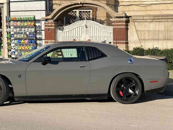 دودج جالنجر - dodge Challenger
دودج جالنجر للبيع   
6400cc🏁

التبريد ثلج❄️

الكير مكفول📍

المحرك مكفول🛞

الموديل 2018🔺

اللون اسمنتي🩶

ممشى السيارة 53 ميل🔺 

حادث السيارة جاملغات امامية سرقة والبنيد مبدل وراس الشاصي وليس الشاصي معوج ومعدل كما واضح بالصور 

المواصفات 🔺
داخل لونين 🔹

كشنات حضن 🔹

شاشة جبيرة 🔹

كاربلي🔹

سستم صوت الباين 🔹

شفتات ستيرن🔹

اس ار تي مود 🔹

برفورمانس بيج 🔹

سوبر تراك باك 🔹

كامرة خلفية 🔹

ويالة نجمه 9.5 خسفة قوية 🔹

بريك برمبو🔹
-------------------------------------------السيارة مابيها اي نقص 🔶

مكان السيارة : البنوك شارع الفتلاوي 📍

رقم الهاتف ☎️ :*********** السيد 
السعر  180
