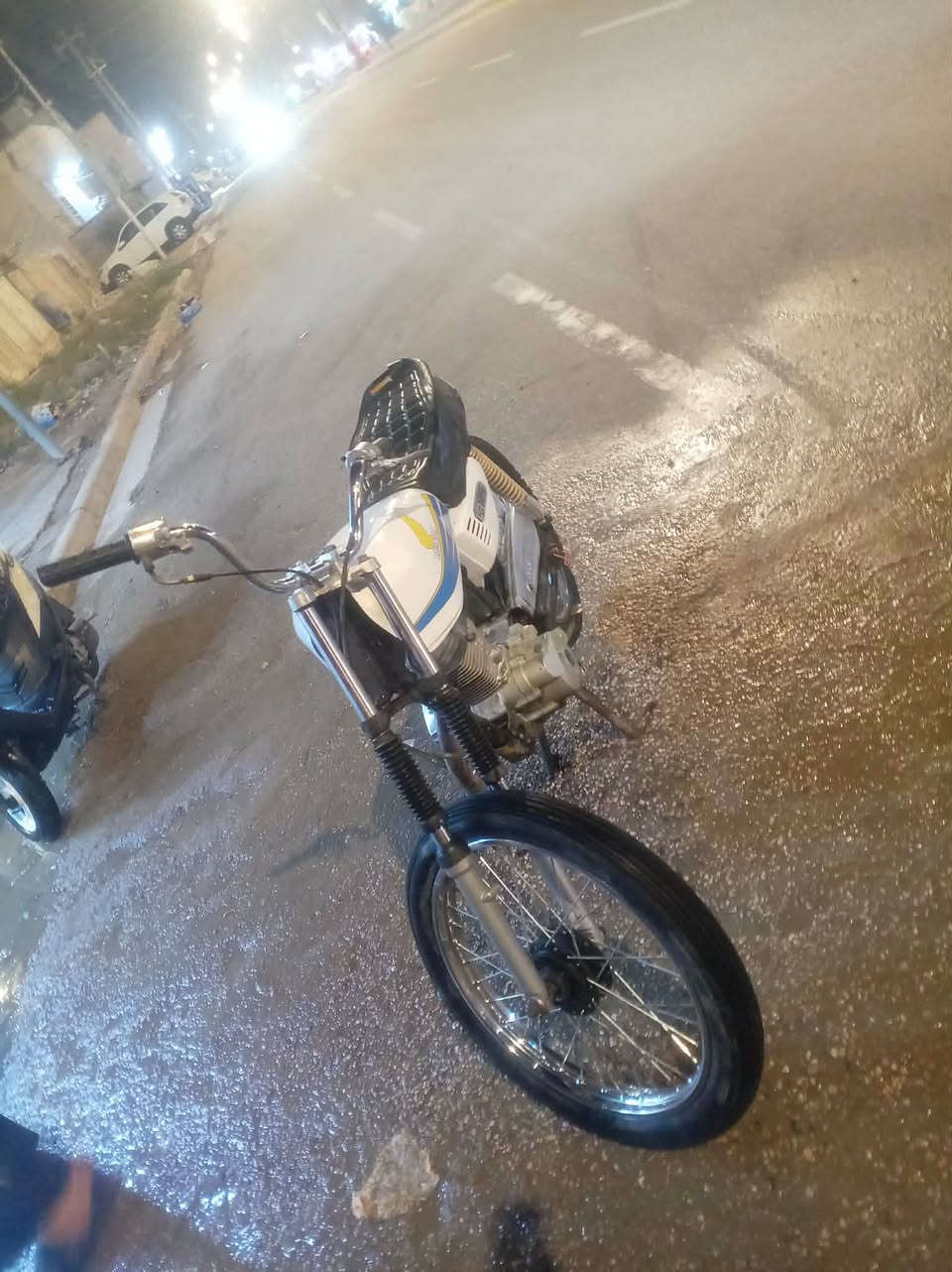 سلام عليكم دراجه اربع كير ايراني  مو متياز دراجه رادله تعمير  سعره ٢٧٥
***********رقم صاحب دراجه مكلف بل نشر
