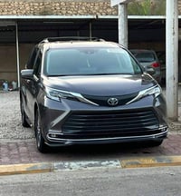 سينا هايبرد • XLE • ٨ راكب