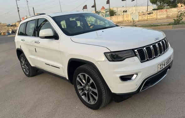 جيب كراند 2018 لمتد بلاس 3شاشه 
خليجي فول للاخير اعلى فئة.. 1/1 

مكفولة من الصبغ والتبديل كفالة عامة 
سقف بانوراما
داخل جلد
رادارات جانبية
كشنات امامي كهربائي جلد
تدفئة استيرن
شفتات استيرن
نظام تشغيل اطفاء اتوماتيكي
صندوق كهرباي شفط
نظام بريك اوتوماتيكي
شغيل عن بعد مرايه شفط
كشن خزن ميوري وضعيات قياده كشنات تدفئه و تبريد
بصمة تشغيل و ابواب وصندوك
حساس امامي خلفي
هيتر بالمري
شاشة ابل كار بلي كبيرة
كراسي كهرباء
جنطة كهرباء
طام اطفاء ذاتي
رادار خلفي
صدر جديد
محرك 3600
رقم بغداد بإسمي تحويل مباشر رقم دولي الجديد هزه جديده 
سيارة جديده جدا  مكان السيارة بغداد
للإستفسار*********** واتساب اتصال وتامر امر 
للملاحضه بيها بارد بسيط كد شبر
ماشيه 75 ميل
