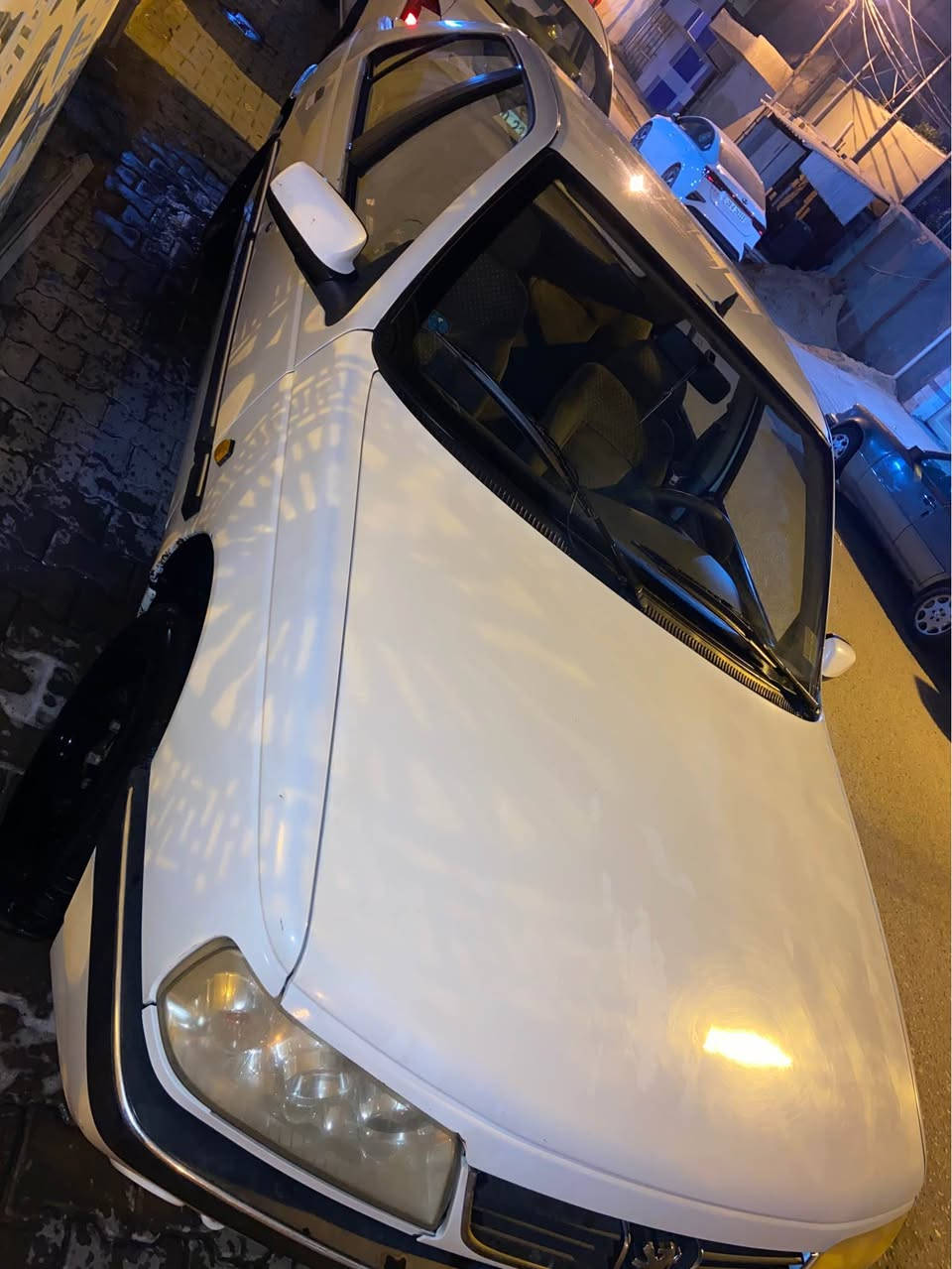 سلام عليكم /بيجو 405 شوفت عينك وبعد احلى من الصور ونضيفه تجي وتشوف اواجهك وي راعيه ماخذهه من راعيهه مباشر وسنوية ساقطه بال23 ورقم الماني السياره ماعايزه اي شي تشغل وتطلع كلشي شغال تبريد جام كهرباء لايت اشاير قفل سكيورتي كامله مكمله وتعجب الشراي ب46وبيهه مجال مكاني نجف حي الامير يم جامع عطيه الجبوري وهذا رقمي *********** النجف, العراق
