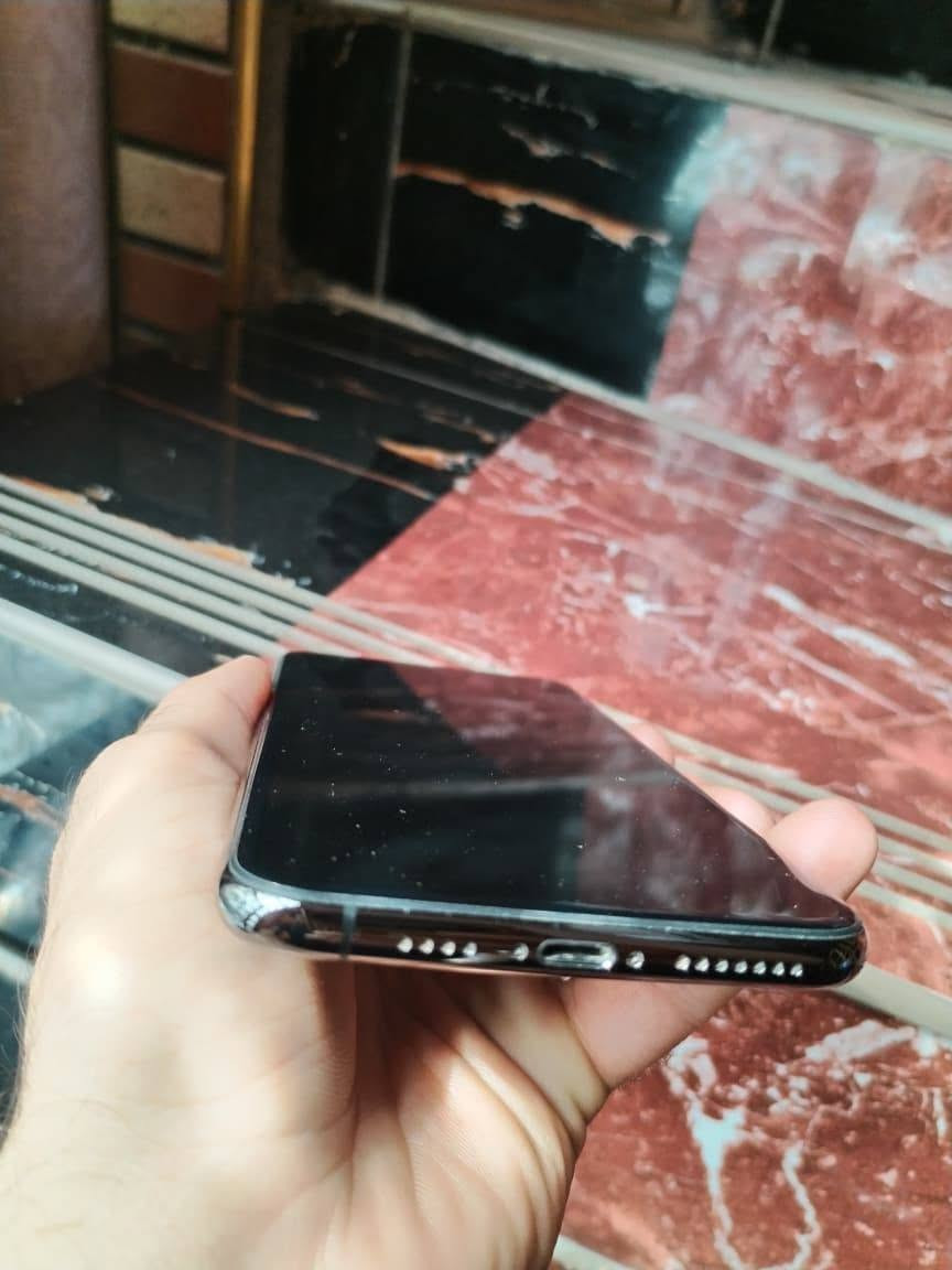 السلام عليكم للبيع ايفون 11 برو ماكس ذاكره 256 بطاريه 73 جهاز أمريكي اصلي مامفتوح فقط سماعة الاتصال متشتغل السعر 300 كارتون مالته الاصليه موجوده للاستفسار ***********
