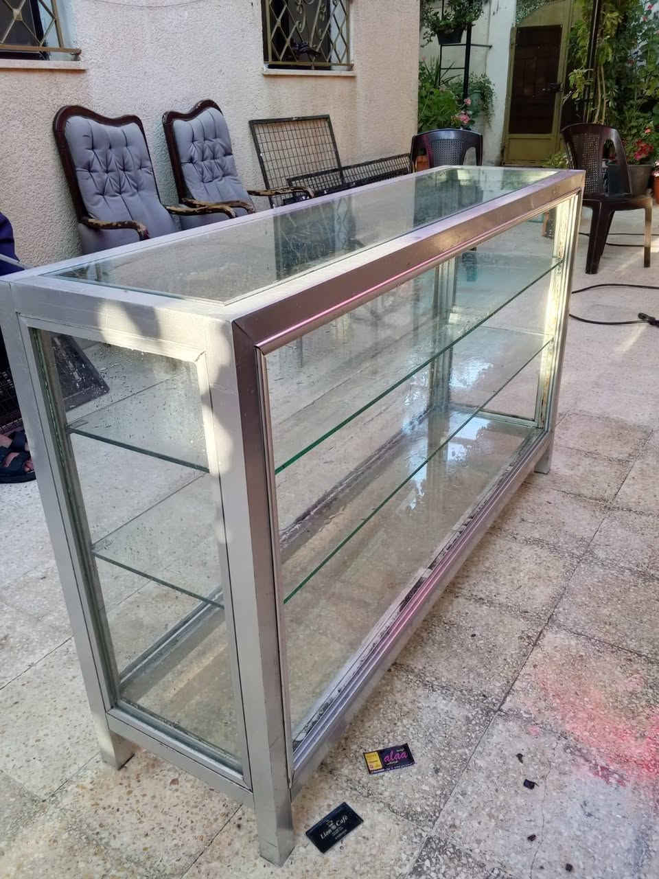 ديكور محل بصلاه على النبي وكاونتر قزاز
وشباك زي الي بصور تقريباً محل 16متر كلو حديد ثقيل 
يعني ديكور متعوب عليه 
0787835409


**إذا كنت صاحب هذا الإعلان وتريد حذفه لأي سبب، رجاءا أرسل رسالة إلى الدعم الفني**