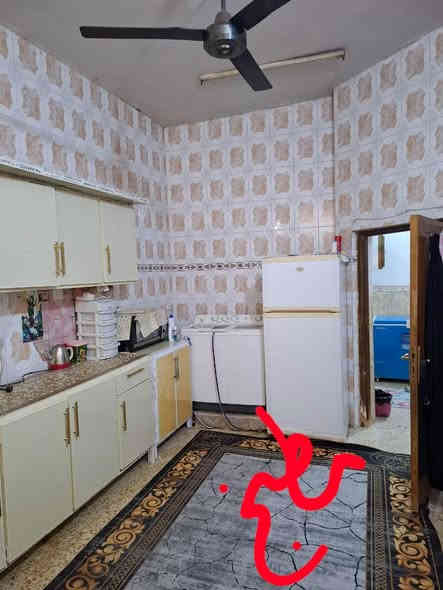 بِسْمِ اللهِ الرَّحْمٰنِ الرَّحِيم
الاعلان رقم (7)

بيت للبيع مساحة 200م العنوان حي الحكم(القطع الطافرة) مقابل بانزين خانة ال36 يحتوي علر غرفتين وهول وصالة وبراني ومطبخ وفي الطابق الثاني غرفة+ 3 مجاميع صحية السعر 90 قابل للتفاوض.

للاستفسار الاتصال على الارقام التالية:
*********** | ***********
او التواصل عبر صفحة المكتب.
