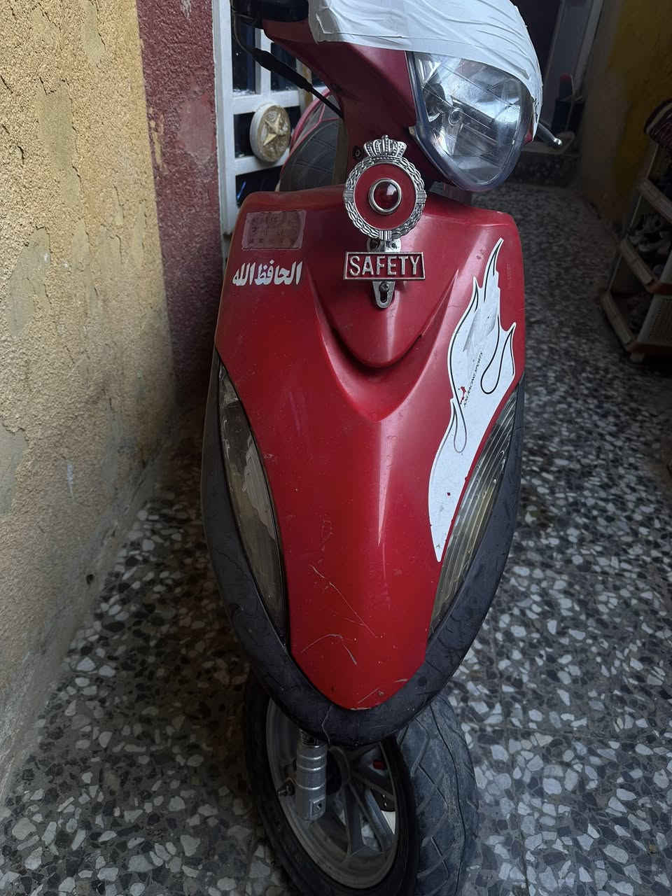 سلام عليكم دراجه ماكس عدله صارلها سبوعين ماخذها 
دراجه نضافه فول ختم واحد كفرات صوت ناعم كهربائيات كلها شغاله مكاني كربلاء شبانات ***********
