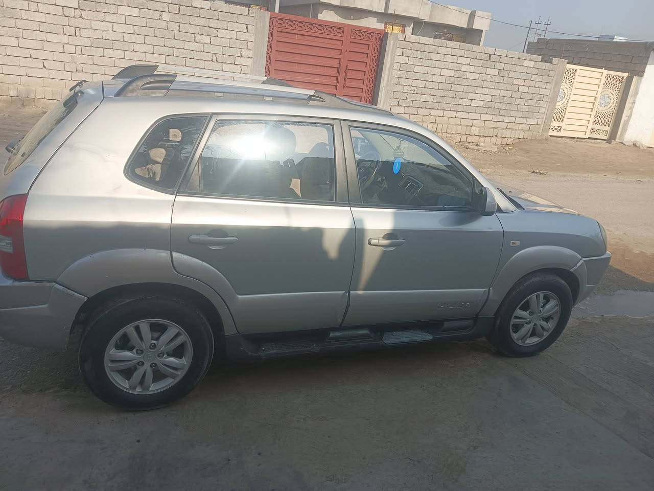 السلام عليكم.
توسان للبيع . 
موديل 2009.
كير محرك شرط 
صدر تايرات جدد 
رقم صلاح الدين دولي مميز . 
ظرر جاملغ امامي بارد فقط+ جاملغ خلفي رش . 
سياره جاهزه شاشه تاب كامره 
مكانها صلاح الدين بيجي 
سعر مناسب جدا 
للاستفسار الاتصال. 
‏‪***********‬‏
‏‪***********‬‏
