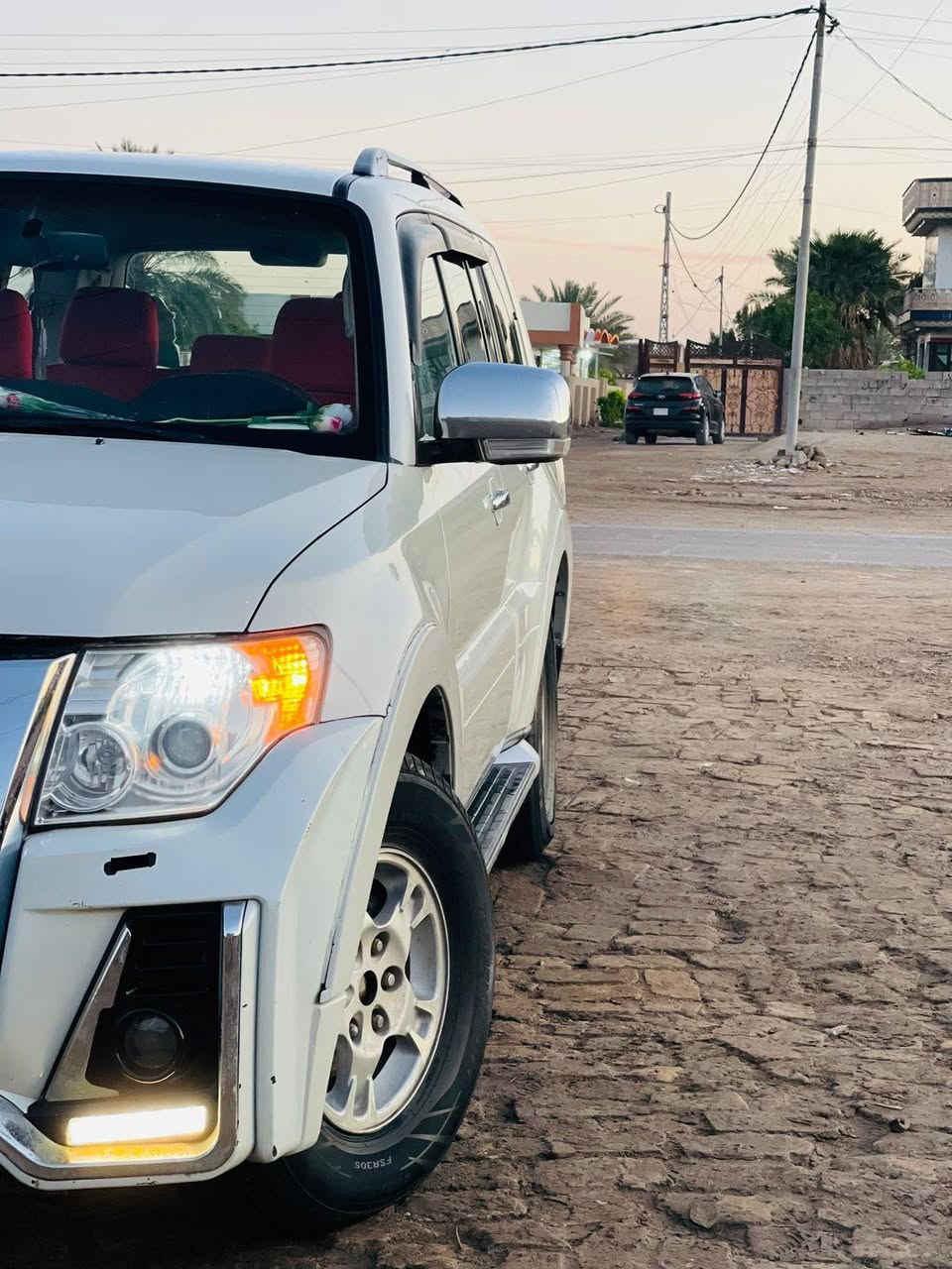 سياره باجيرو
موديل 2008 
محدثه 2020
الحادث الباب الخلفي اليم باب الصدر 
تخم تاير 
صبغ فقط جماليه
محرك 6 ستندر مكينه 3000
سياره اي عطل ما بيهه 
السعر 135 وبيهه مجال
 رقم الهاتف وبي واتساب ***********
