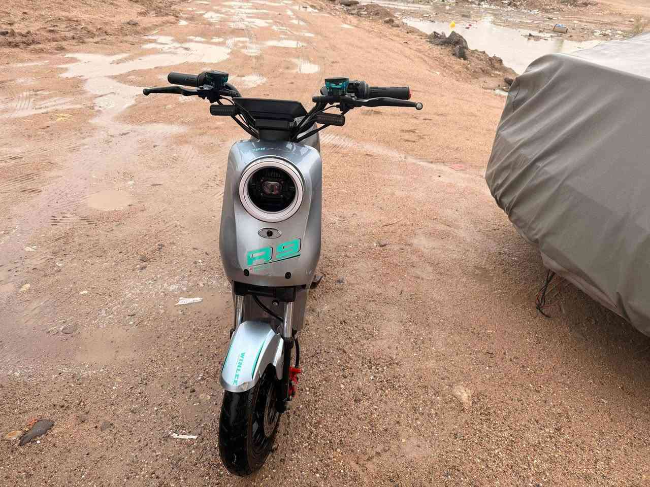 دراجه شحن r9 نظيفه وتوني مبدل الها خمس بطاريات اصليه صارن ب225 الف صارلهن شهرين بصره  ابو الخصيب محيله شارع سيد حامد *********** البصرة, العراق
