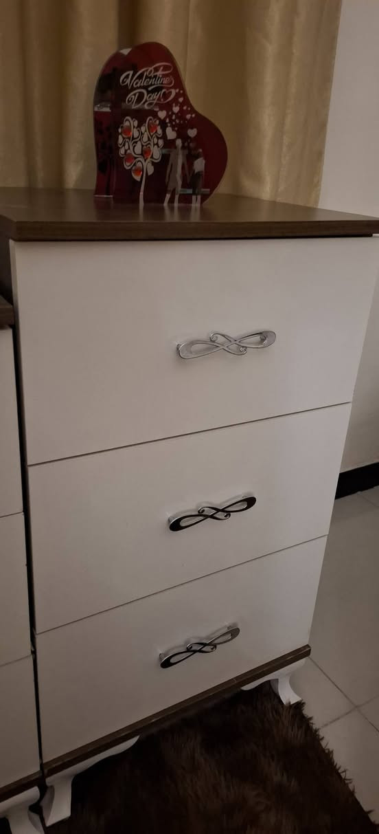 غرفة تركية ٧ قطع  ٥٠٠ بيها مجال
بيها صوميات اثنين بدل الفيبر


**إذا كنت صاحب هذا الإعلان وتريد حذفه لأي سبب، رجاءا أرسل رسالة إلى الدعم الفني**