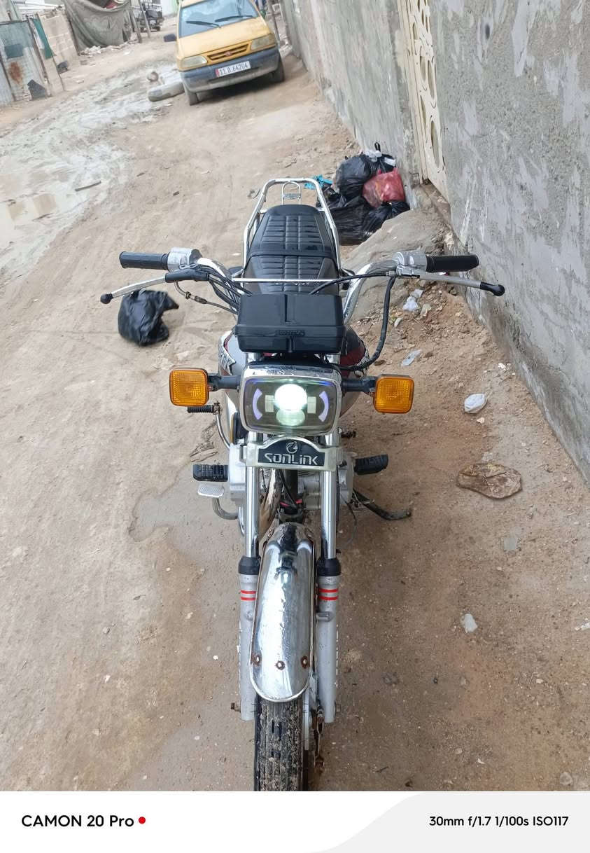 سلام عليكم دراجه اوراق سكنر 
دراجه نظيفه معايزه برغي 500 وبيه مجال حك جيه ***********
