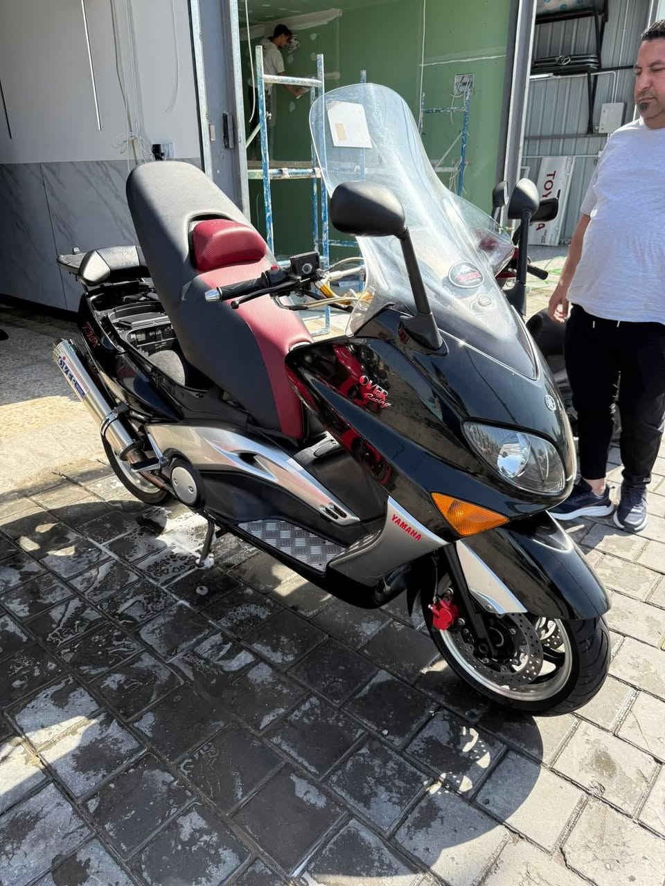 سلام عليكم.دراجه تي ماكس 2008 الدراجه مكفوله كفاله عامه  نازله من معرض الواثق مال مزاد الصور موجوده ماشيه 19الف عليه ادامه البارحة بدلت دهن بانزين كله محسن فلتر دهن مكاني بغداد الكاضميه ***********
