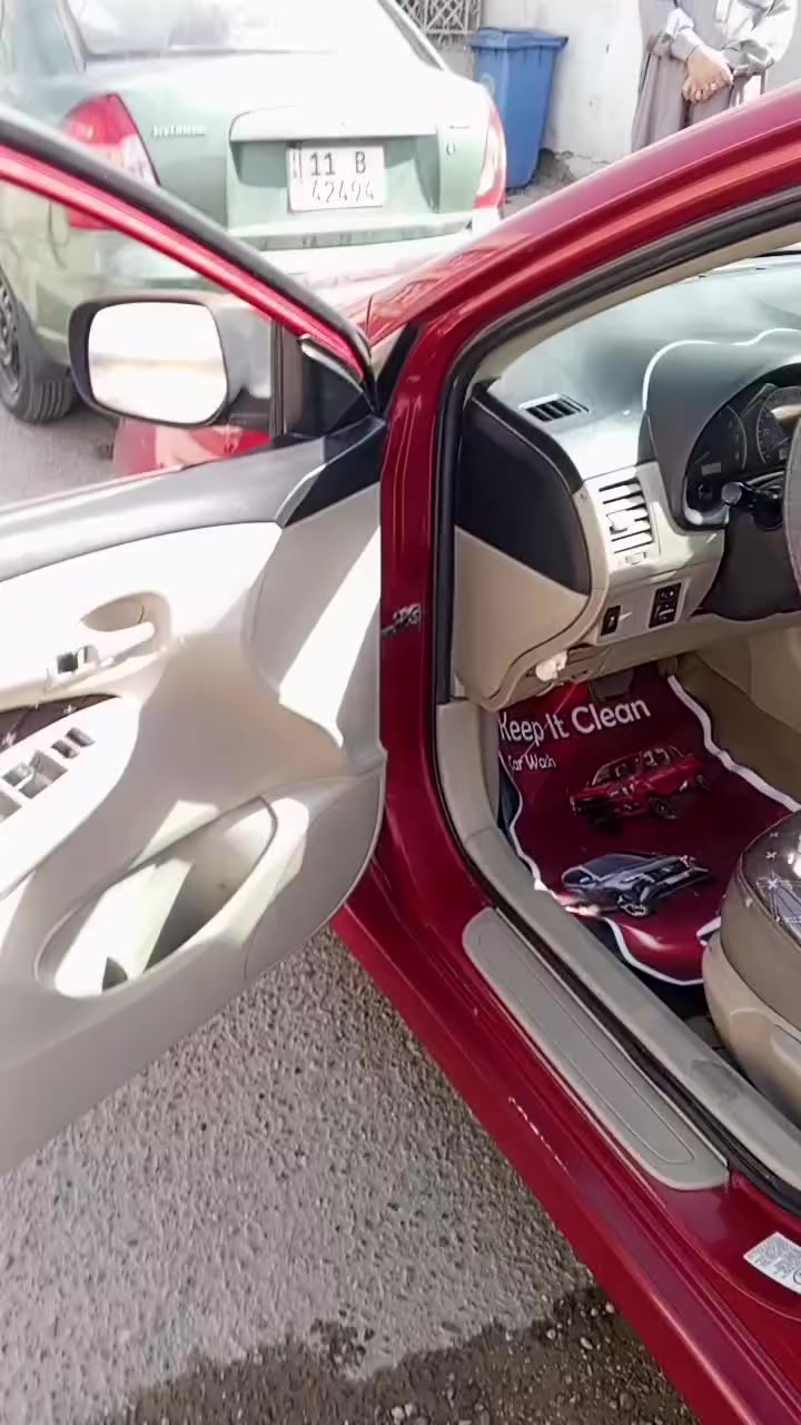 كورلا 13
وراد امريكي حادث مرفق بلمنشور 
 شاصي مقفول ولغد مقفول بيها بنيد 
وأبيها باب خلفي صبغ اثر ضربا ستوته مصبوغ 
وأبيها تنقيص بدون تبخير 
والتبريد نقص غاز 
مكان بغداد حي العامل 
مامتوجدين على الخاص 
رقم تليفون 
*********** 
السعر 118بيها مجال لشراي
