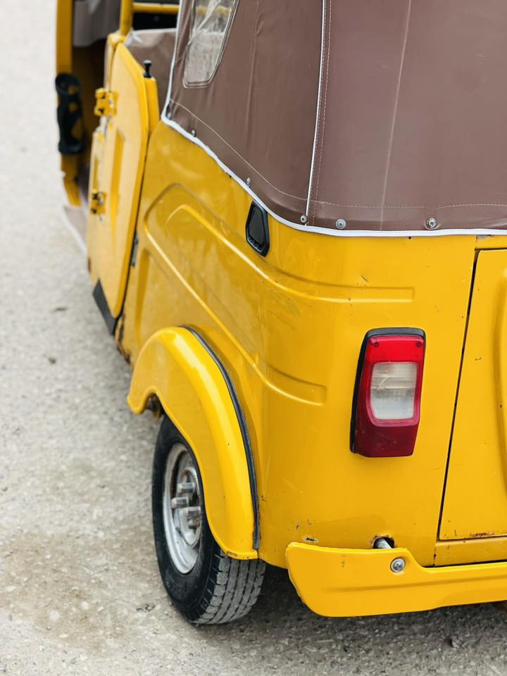 تكتك للبيع موديل 21شهر 4كفاله عامه كشره ومكينه  عده  خياسات بسيطات جداً موضحات بلصور  رقم وسنويه مكان تكتك مسيان ابو رمانه 
شراي يتصل *********** سعر 7600
