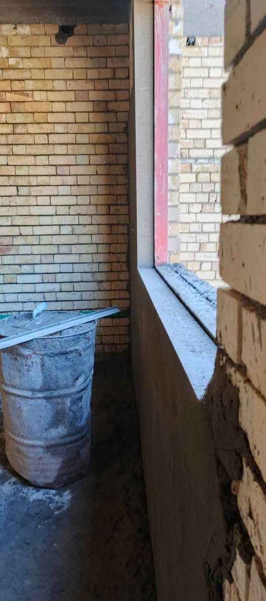 سلام عليكم خلفه الباخ وبياض وجص متفرق الي عنده الباخ يخابرني ويدلل ***********
