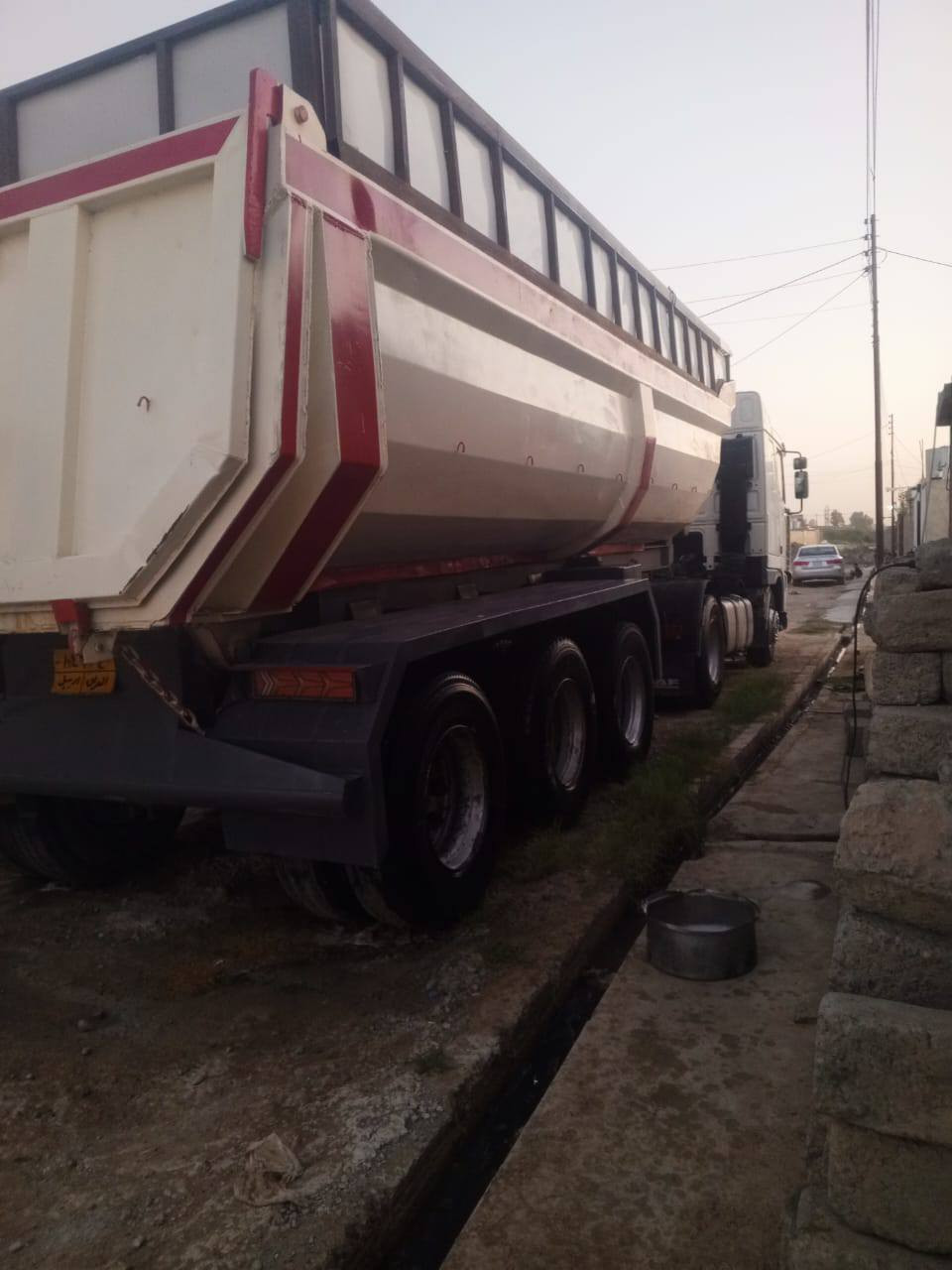 سلام وعليكم عربانه حوضيه للبيع عربانه نضيفه صبغ حديد تخم تاير تخم ويل جاملغات جديده شاصي مكفول عربانه كبل لشغل مكان الفلوجه ‏صبغ جديد ‪***********‬
