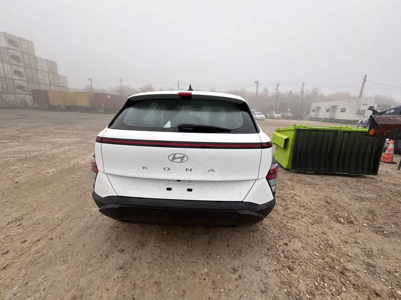 كونا 2025 
نص مواصفات 
ماشية 3000 mi 
السياره بالحره  عمان 
ترهم كتاب شهداء 
حادثهة موضح بالصور وغراضها اجتي وياهة 
بدون ايرباك 
بصمه 
شاشة متصل 
داخل ابيض ملكي 
*********** 
متوفر واتساب
