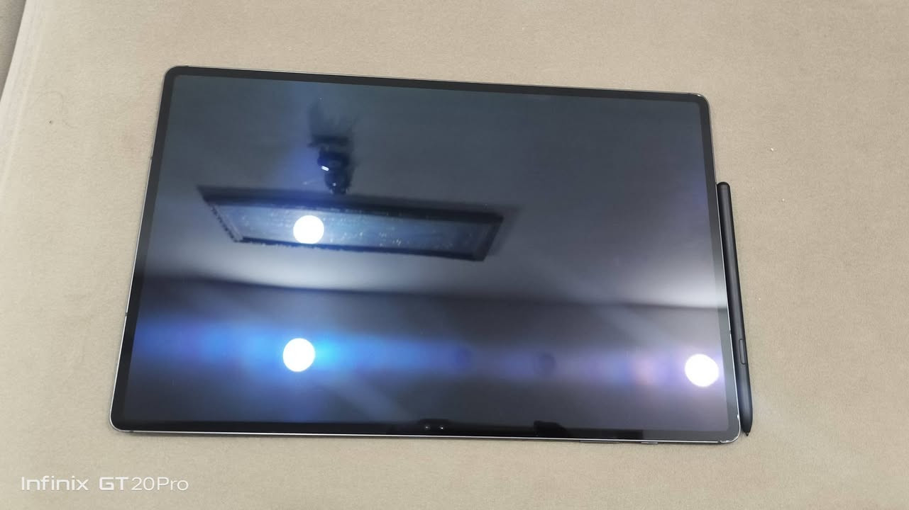تاب سامسونج tab s8 ultra 5G
نسخه السيم كارت 

الجهاز : كامل مع القلم الاصلي والكڤر مساحة 256/12
الملحقات : شاحنه الاصلية 65W
كيبورد الاصلي ينربط مغناطيس من سامسونق 
تحواله خاصة بالجهاز خارجية تنربط
+ كفر اخر

الكارتونه كامله الخاصة بالجهاز  
والكارتونه الخاصة بالكيبورد 

*********** / *********** واتس اب او اتصال
السعر : 800,000 الف 
و بي مجال
