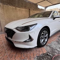 سوناتا 2020 خليجي كفاله من الصبغ   فقط الطخه الي بلصوره  والباقي كفاله...