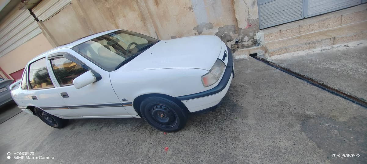 السلام عليكم فكترا موديل 90حجم 16حداديه شرط كير محرك شرط وايرمنيه جديده قفل مركزي طخم جديد محرك كير شرط  مبدل بدنه سنويه ورقم جديد شرط التحويل داخلها جديد كوبون بانزين بيها  مكاني موصل جانب الايسر
*********** للتواصل
السعر 42$ وبيها مجال  للشراي
