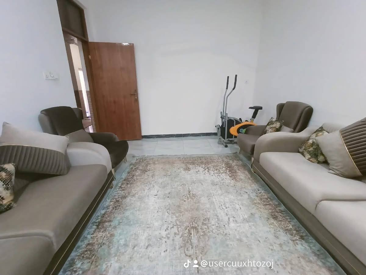 دار 🏠 للبيع
حي الصحه طابو زراعي سند ٢٥

طابق واحد المساحه ١٠٨ متر الواجهه ٨ متر

غرفة نوم وصاله وكلدور ومطبخ ومجمع صحيات 

قرب صالون بغداد 

المربع الذهبي 
السعر ١٢٠ وبي مجال بسيط 

للاستفسار ***********سيد علي 

مكتب 🏢 الوسيط
