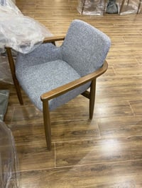 للبيع  مستخدمات شهرين فقط طاولات زان درجه اوله عدد 10  كراسي توفي زان ...