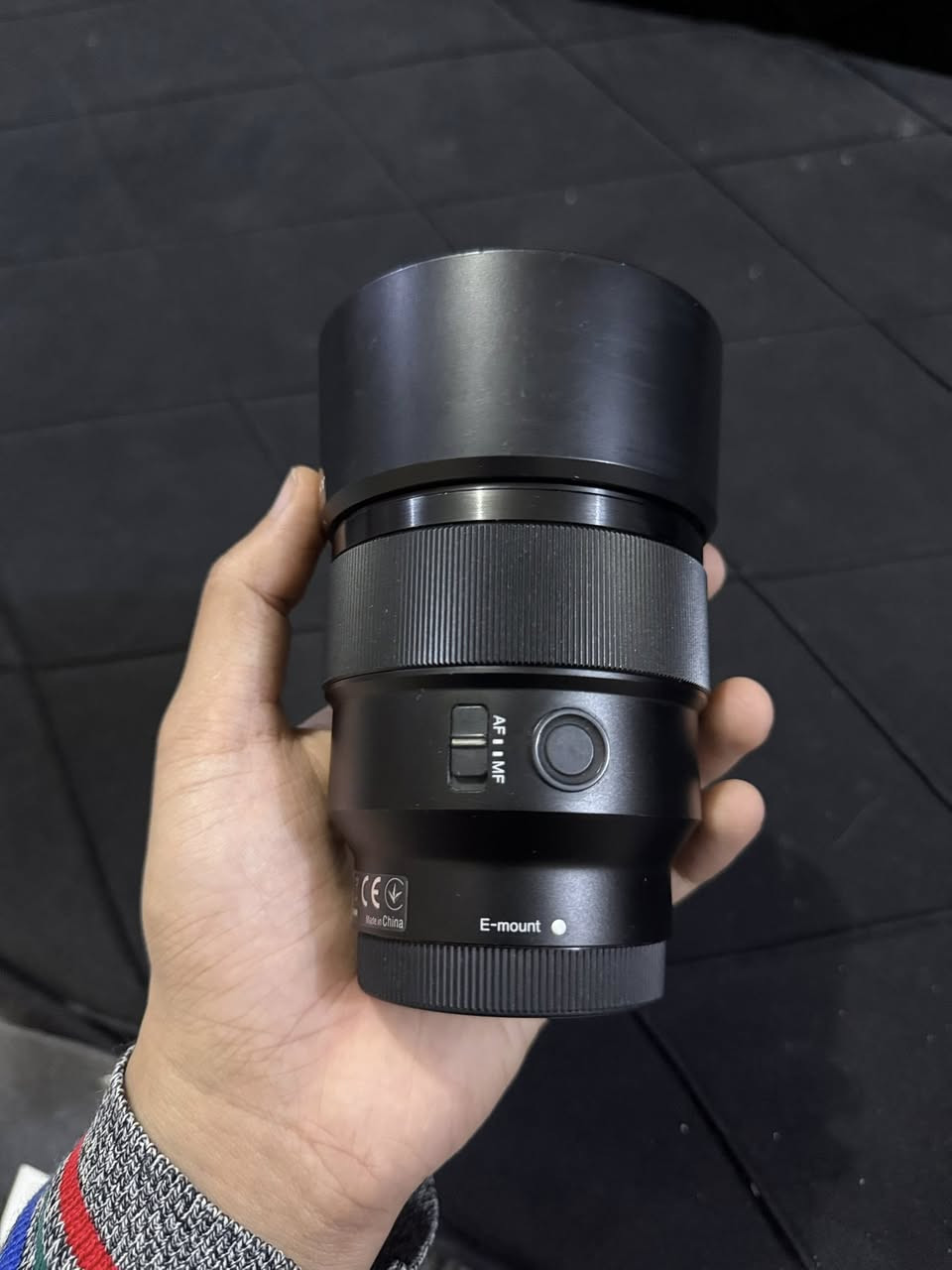 عدسه 85 للسوني f1.8 
نضافه 100‎%‎ ممستخدمه ابد
السعر 500 
شراي تعال خاص وبيها مجال بسيط 
مكاني بغداد 
***********
