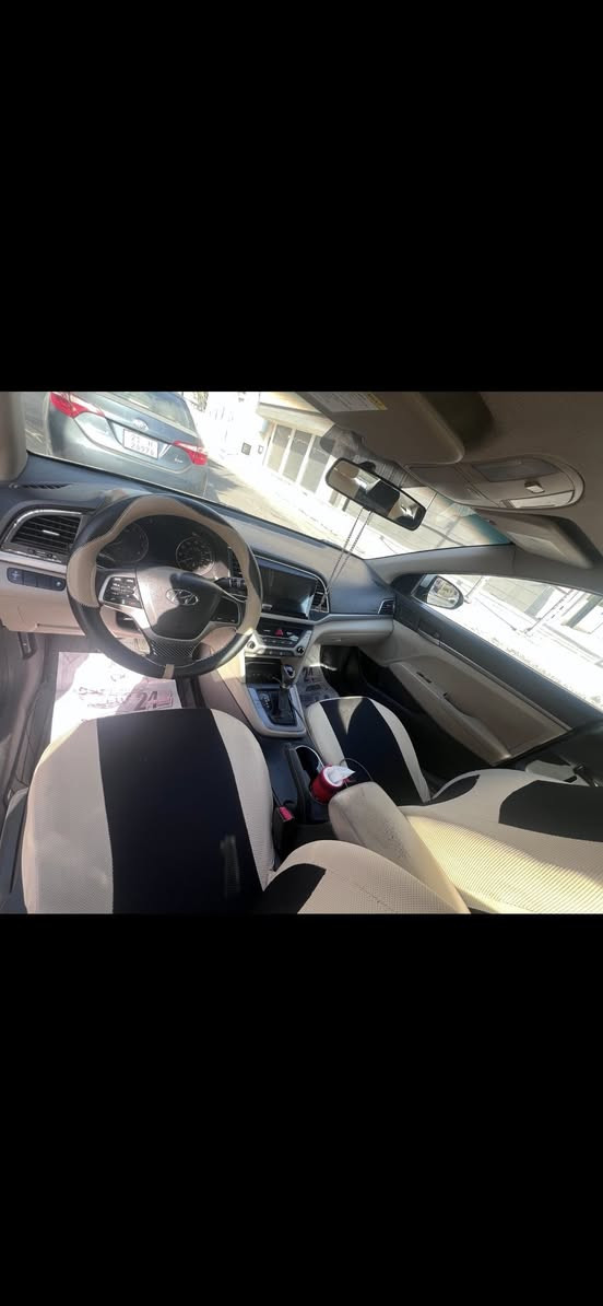 سلام عليكم 
النترا 2017 حادثها موضح بالصور 
صبغ بنيد فقط بدون ايرباك 
محرك 2000 
ماشيه 102 الف
رقم اربيل باسم شركه سنويه جديده 
مكاني حريه 
السعر 122 وبيها مجال بسيط

‏‭***********
