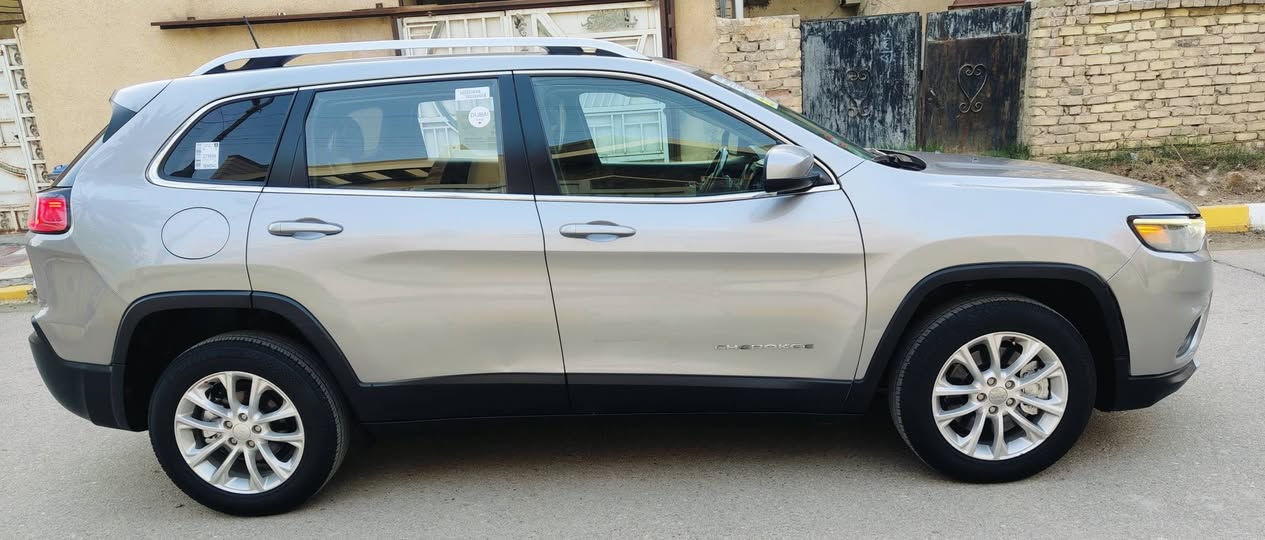 السلام عليكم جيب بزون موديل 2019وارد امريكي حادثه حافه البنيد فقط بدون ضرر داخلي شرط الفحص وصور الحادث ورقم الشاصي  وكتاب الفحص.بل منشور محرك  2400مامفتوحه عل بلااد رقم ذي قار تحويل مباشر هزه وسنويه جددلل2028 سياره جاهزه تبريد ثلج تخم تاير حداديه خلفي امامي 100ب100مواصفات نص فول معروفه  مكان السياره ناصريه حي التضحيه السعر 137وبيه مجال تفاصيل اكثر اتصل ***********
