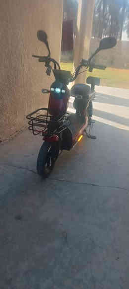 السلام عليكم ورحمه الله وبركاته عندي هاي الدراجه شحن من شركه الريان حجم 14 والمواصفات كهربائياتها شغاله بحيث عالميه ما شاء الله يعني مكفوله اربع بطاريات حجم وسط   نظام البلوتوث وبيها مثبت سرعه السرعه مالتها الحقيقيه 65  والسعر مالتها 450,000 وبيها مجال حق الجيه الاستفسار ***********
