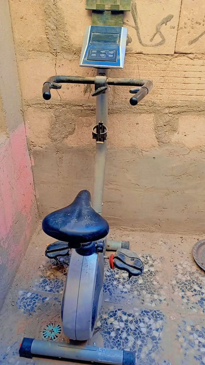 السلام عليكم دراجه تمارين للبييع جديد  السعر 200وبي مجال ***********
