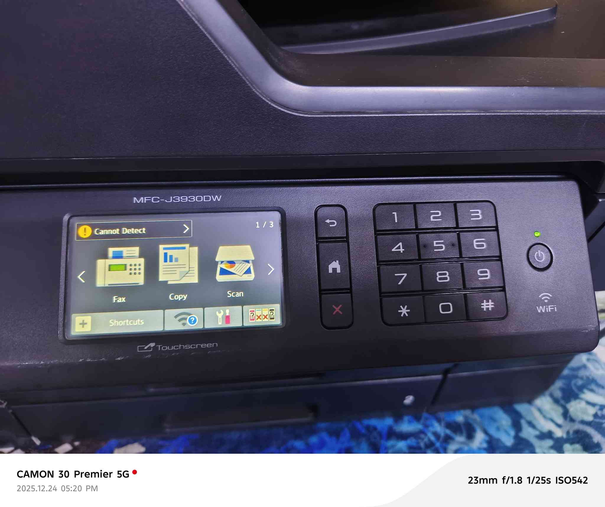 للبيع طابعه برذر ملونه J3930 تطبع A3 بيها مشكلة بالطباعه مالتها تطلع الورقه بيضه ب ١٤٠ لف مكاني بغداد الحبيبيه ***********
