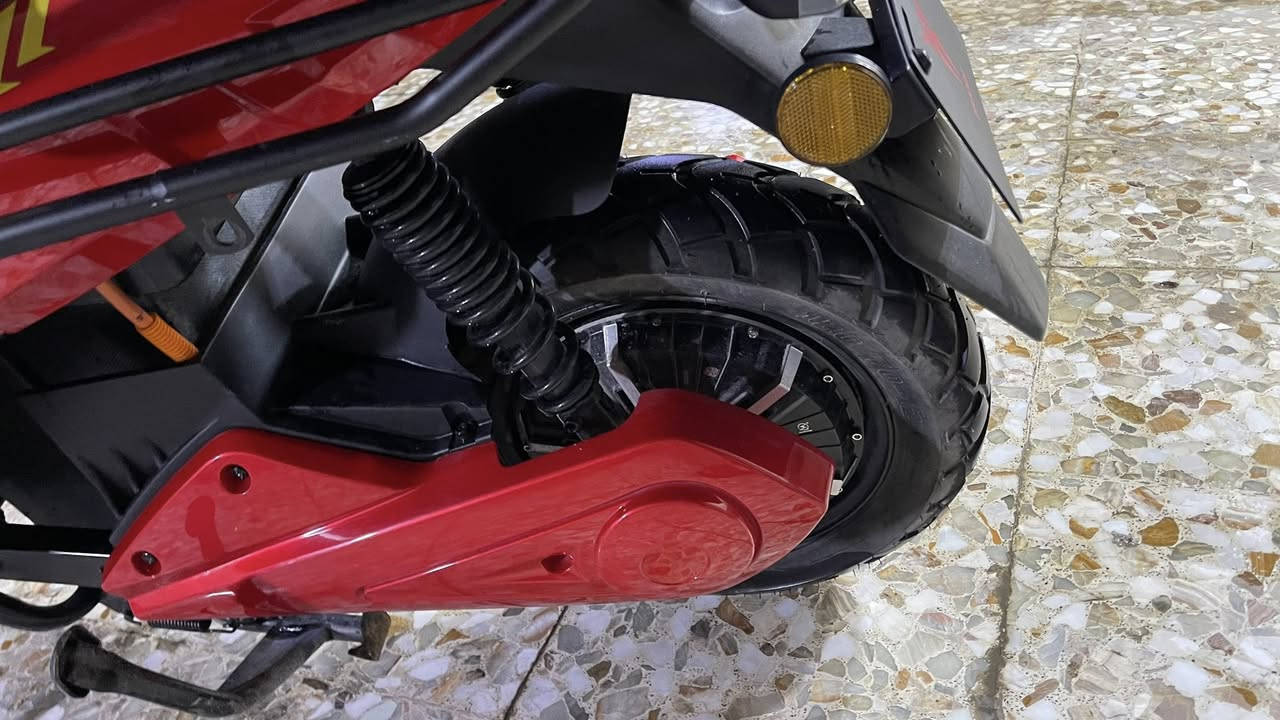 السلام عليكم 
دراجة اسمها اباتشي موديل تانك من شركة هودي 
الدراجة مواصفاتها مشروحة بالفيديو كلشي يخصها

راح اخلي الرابط مالته باول تعليق 

الدراجة مشتريها بمليون و٩٠٠ ووصل موجود بتاريخ ٢٠/٢/٢٠٢٦ 
من معرض ميلانو وبعدها الدراجة بالضمان 
عارضها بمليون و٧٠٠ الف وبيها مجال للشراي 

سبب البيع احتاج دراجة تمشيني مسافة اكثر من ١٢٠ كيلو بالطلعة الوحدة واكبر كحجم هاي ابد ماقاصرة كاداء وسرعة ورزانة ومكفولة كفالة عامة عدا شخط صغير اثناء الشد فقط وممبين بس ماناسبت استخدامي 

تجي تشتريها من البيت تفحص وتچيك واذا تجيب شخص خبرة وياك يكون افضل تفحص عقل بطارية ملف يلة تاخذها 
مكاني بغداد البلديات 

***********
