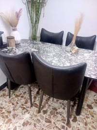ميز طعام • ميز تلفزيون