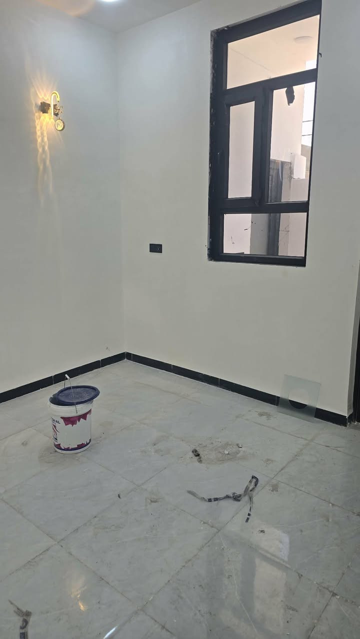 🏡 2 بيوت للبيع_بناء حديث
الديوانية / مجمع حيدر ابن حجي هندي حولي الجامعة . 
🔸طابو زراعي سند 25  . 
المساحة 100م² – طابق واحد
🔹 غرفه نوم + استقبال + صالة
🔹 2 صحيات
🔹 مطبخ
🔸 خدمات كاملة ماء مجاري تبليط انارة ليلية 
🔻 ملاحظة : لا نعمل بالاقساط 
📞 للاستفسار: [***********]
      او مراسلة الصفحة
