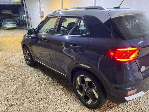 فينو موديل 23 بدون رقم تترقم اي محافظه لون مميز حادثه جاملغ فقط  لوك بدون دواخل رقم الشاصي بالمنشور شاشه الاكتروني شاشه ايباد راداد توقف ذاتي تحديد مسار تو كلر سيار داخل جلد فول ماعده الفتحه  محرك دوش / معرض بصمه أبواب وتشغيل داخل جلد نيلي الجبل الاتصال ***********/.                ‭0772 709 9769‬
