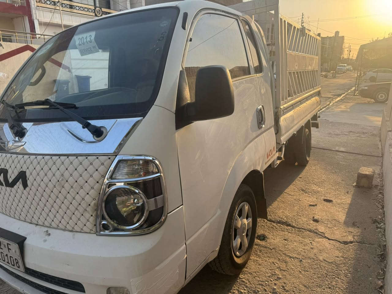 کیا 
٢٧٠٠ مۆدیل ٢٠١٣
جەمپەکی خەفیفی پێشی هەیە
رەقەموو ژئنگەی نوویە
بوخاری نیە  شانسی بەشەرت
*********** واتسئاپ
