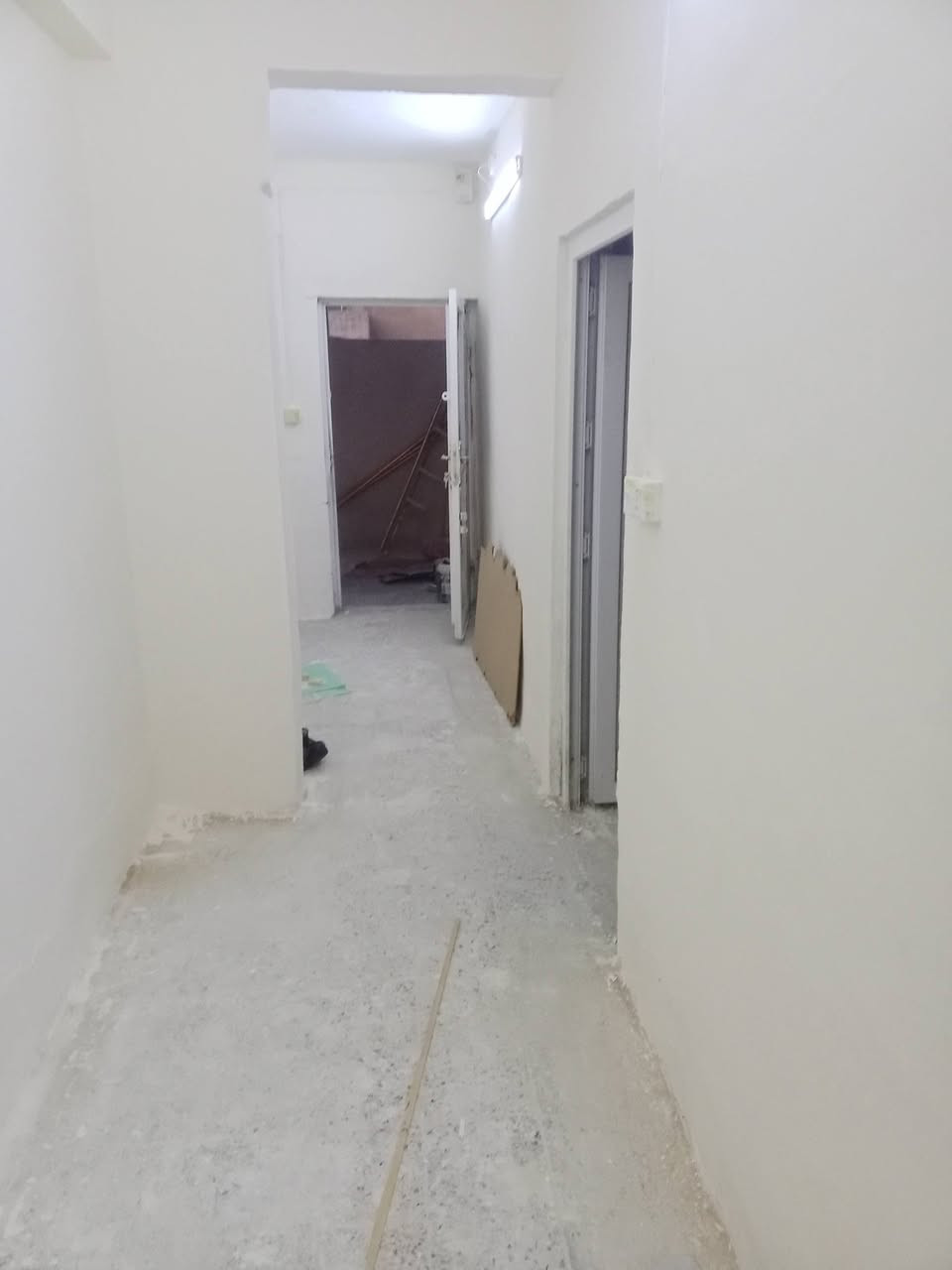 شقه ارضيه العمارات السكنيه قريب تقاطع الهوره خلف محلات الجديده  شارع المغرب  غرفيتين نوم مع استقبال مع مطبخ وصحيات وكراج سياره للاستفسار الاتصال *********** اوالاواتساب ...
