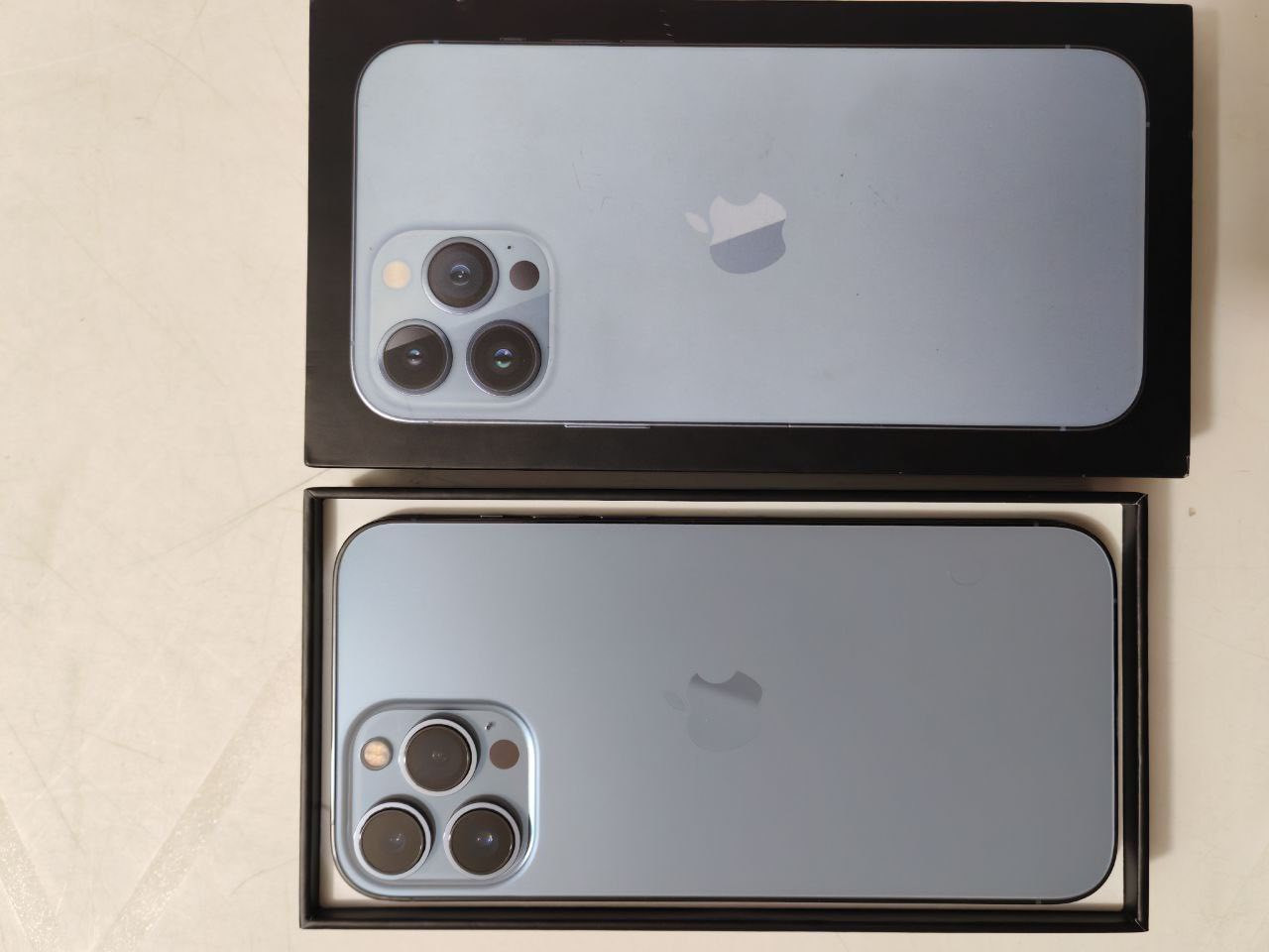 ايفون 13 برو ماكس
جهاز نضيف ما مفتوح 
ذاكره 256
بطاريه 77
نموذج M
شخطات بسيطه بالشاشه موضحه بالصوره 
550,000 قفله 
***********
