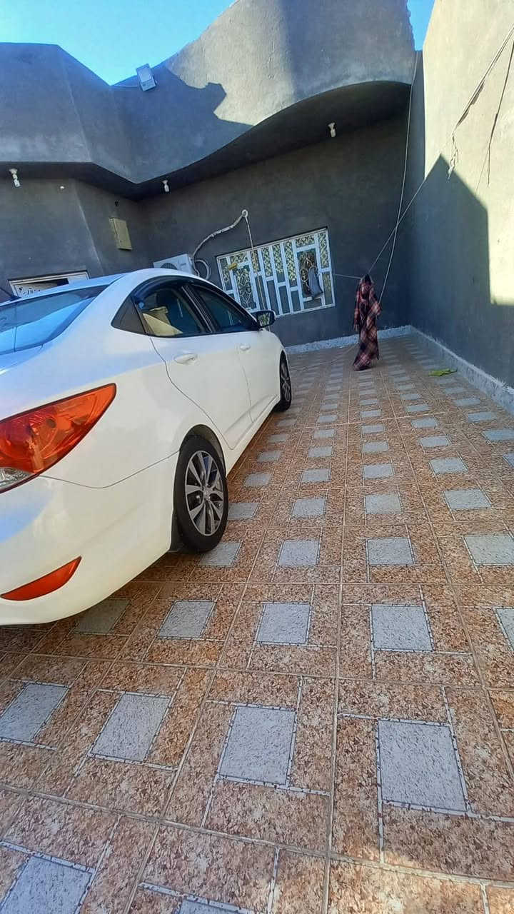 سلام عليكم اكسنت 2015 محرك 1600 مكفوله وبدون أي نقص جديده وجاهزه ع الاخير سعره115 وبيه مجال جدا قليل بأسمي ، ***********
