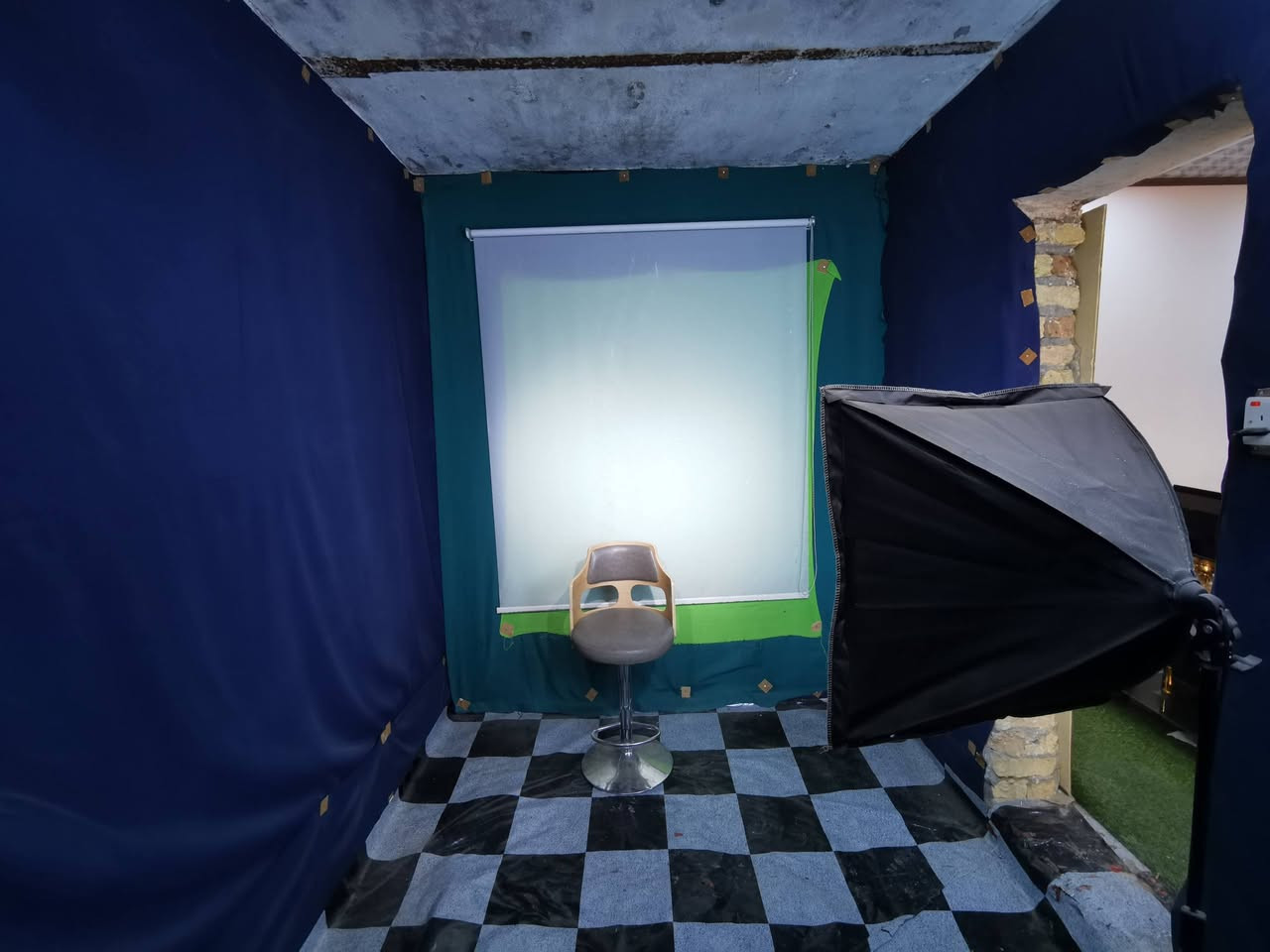 محل تصوير وطباعة للبيع
#المحتويات
طابعتين نوع ابسون و كانون
كامرة نوع نيكون 7200
حاسبة 
شاشة 28
مولدة + ميز + كراسي
المكان مقابل الضريبة والتربية


**إذا كنت صاحب هذا الإعلان وتريد حذفه لأي سبب، رجاءا أرسل رسالة إلى الدعم الفني**