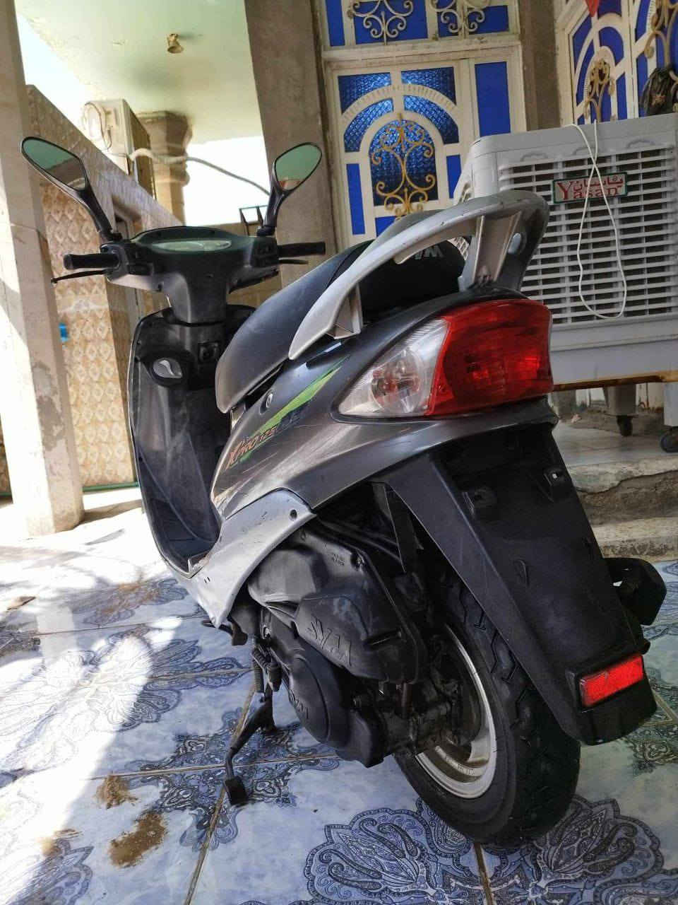 سلام عليكم سيام للبيع محرك 150يعني مكينه متحك راسك من وراها الدراجه شرط الشغل وشرط النضافه كهربائيات سلف هندر اشاير هورن قفل جنطه قبق بانزين كهربائي يعني شغل وطلع السعر 400وبيها مجال وتساب ***********
