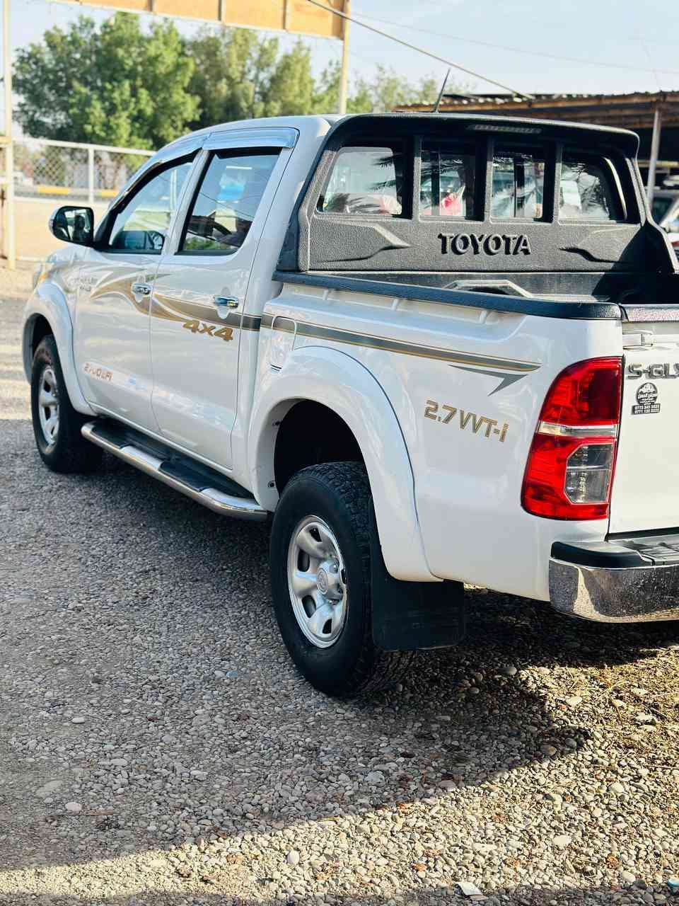 السلام وعليكم
للبيع او مراوس حسب القناعة
تيوتا هايلوكس فور ويل 
سعودي شاصي 22 

موديل 2015

سيارة مابيه اي نقص
كير  اوتوماتيك 
لون ابيض  بغداد  سنوية لغاية 2027
السعر 227 وبيها مجال//  سونار مرفق مع الصور 
***********
