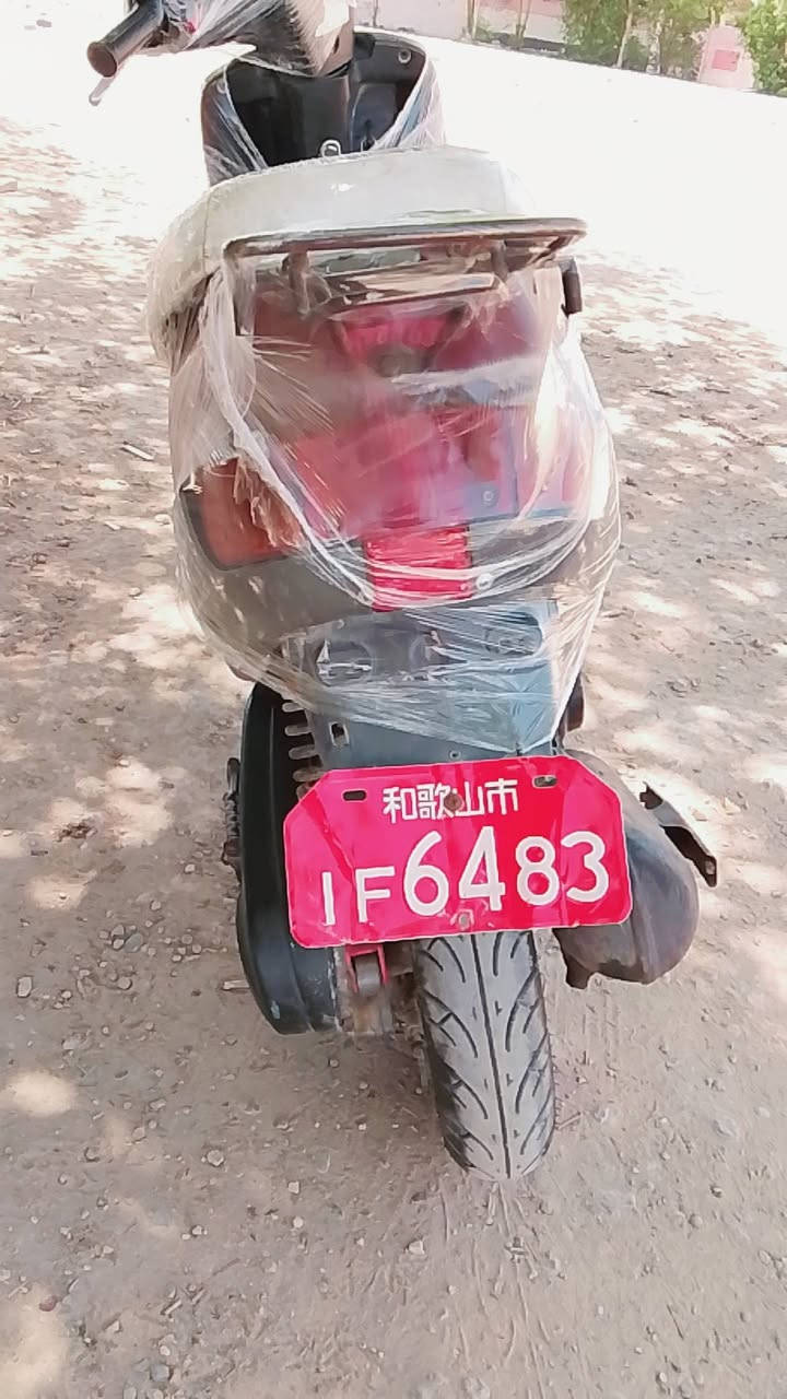 السلام عليكم دراجه بطه للبيع دبل سكليتر دراجه حلوه او نضيفه ...  اشايرهورن سلف  قفل جنطه قفل سكان  لايت امامي.. عداد بانزين   مكينه شلعه او معدل   تاخذه تترحملي  تجي او تشوف ابعينك.. المكان النجف حي ابو طالب الستفسار الرقم ***********او تتواصل وياي على الفيس..  السعر 275او بيها مجال او شوف فيديو دراجه نضيفه كلش  الي امصوره تجي جيب مصلح وياك او افحص...  او بلـ خدمه 🌹🌹
