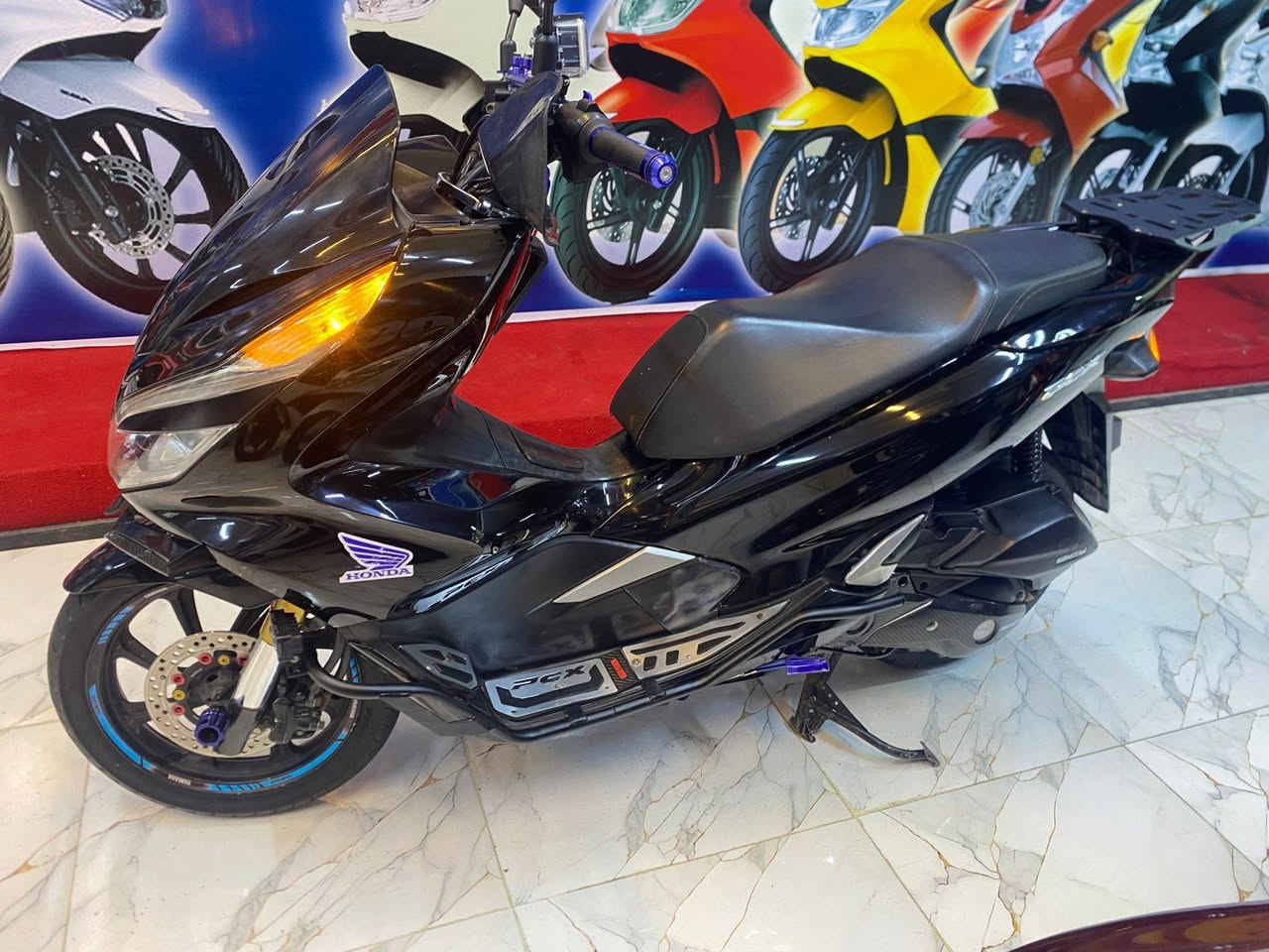 سلام عليكم بي سي اكس للبيع الجيل الثالث مقفوله المكان بغداد الرشاد سعر 15 ورقه وبيها مجال ***********
