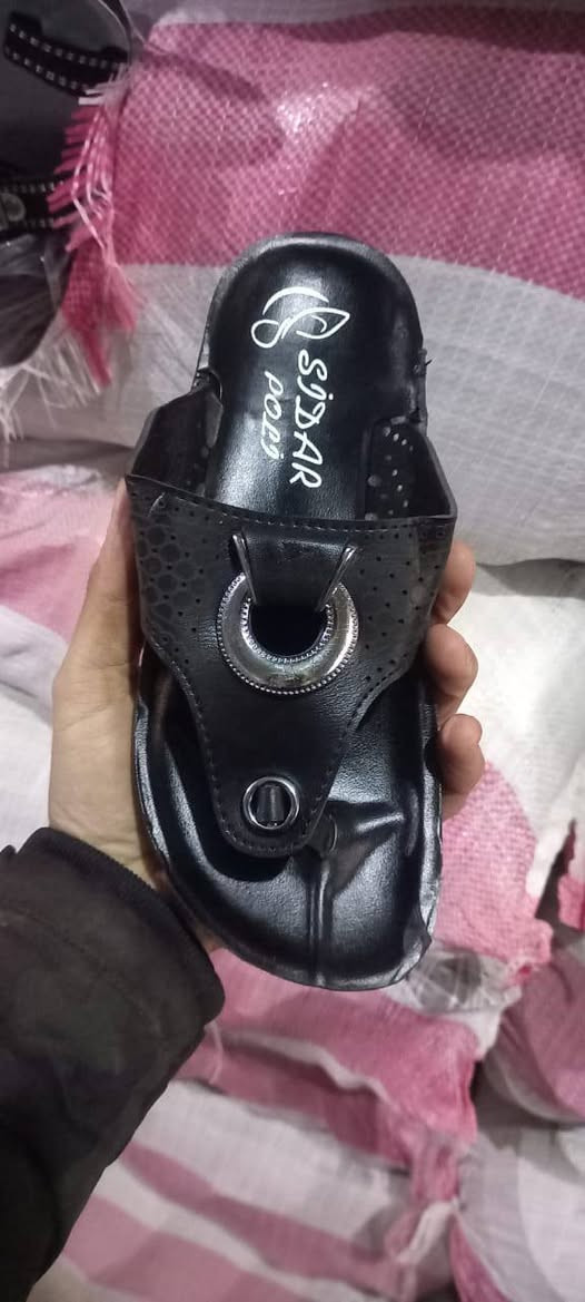 سلام عليكم.      البيع بضاعه. تركيا.    درجه.  وآله.     موجوده دخل محافظة بابل.   البيع بسسعر.  مناسب. جدا.   جدا. سسعر. درزن. 000 15. الف دينار  يوجد كميات كبيرة قياس  الإنسائي  37ال 40.   وال رجالي.  من 40.  45  §        ‏‪***********‬‏
