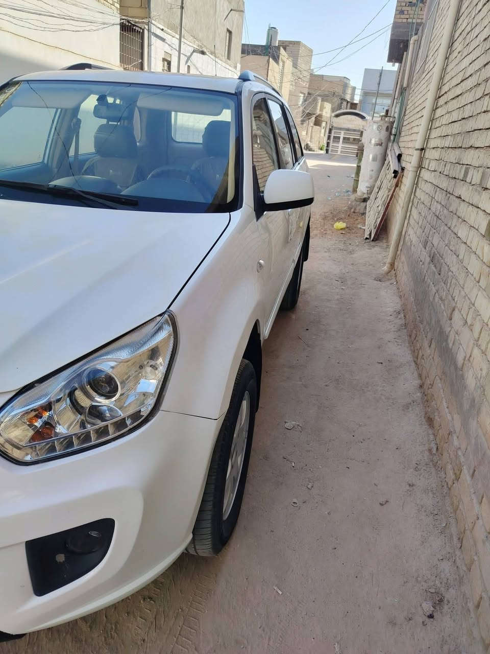 تيكو ٢٠١٤ محرك ١٨٠٠ كير كهربائي السياره كفاله من الضربه والتبديل كهربائيات كلها شغاله تبريد شغال السياره جاهزه ونضيفه رقم اربيل باسم شركه وكاله او تحويل السعر ٥٨ وبيها مجال بسيط شوفها واقنع بيها وبيك خير وتدلل *********** مكان السياره النجف
