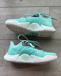 قياس ٤٠ • توصيل مجاني • ملابس